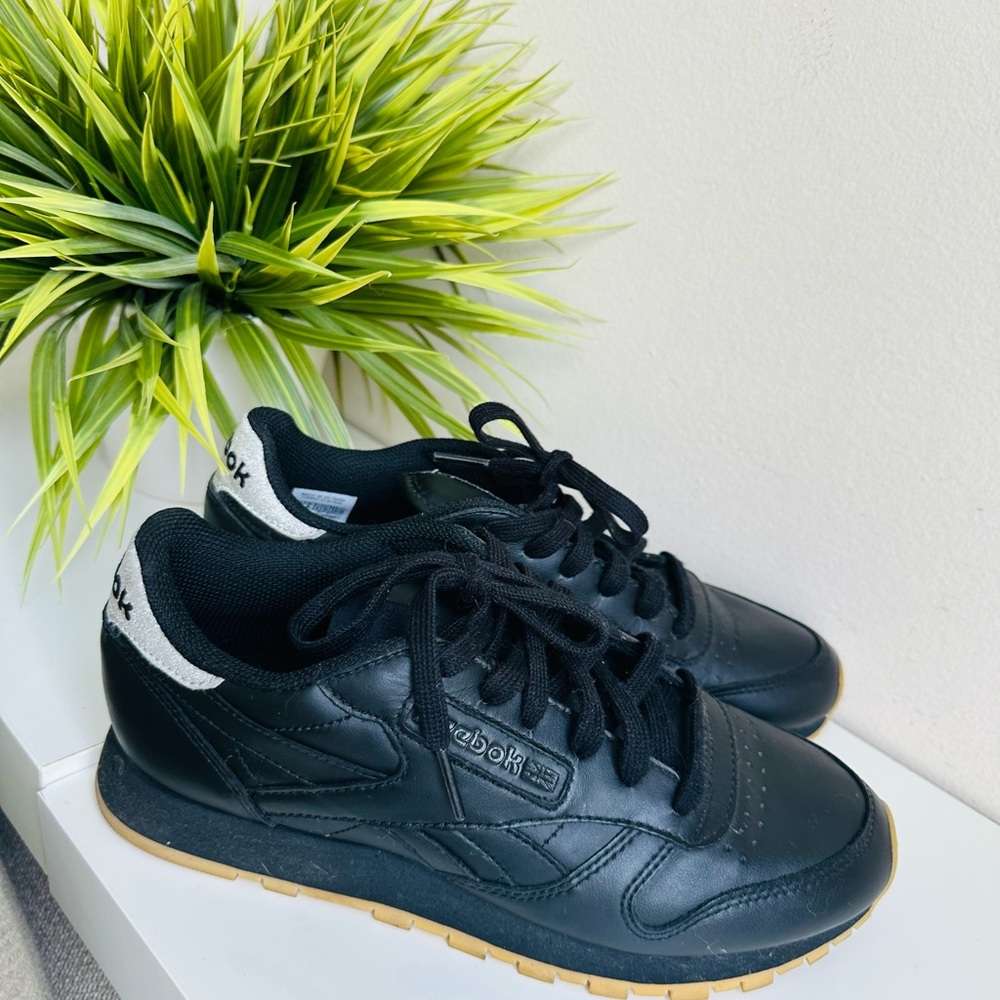 Reebok |  Black and Silver Leather Sneakers